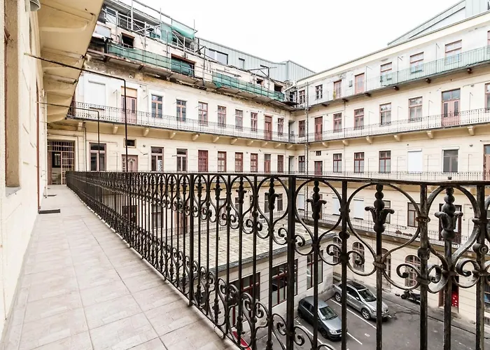 Castle Downtown Apartment